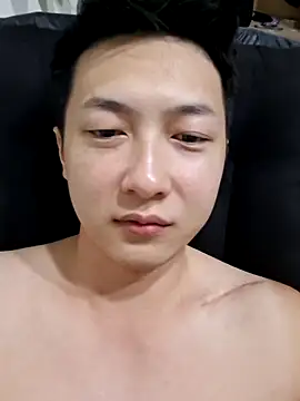 Snapshot of q1a2z2w4s5x6 chatting on 11/11/25, 09:04 q1a2z2w4s5x6 online show from 11/11/25, 09:04