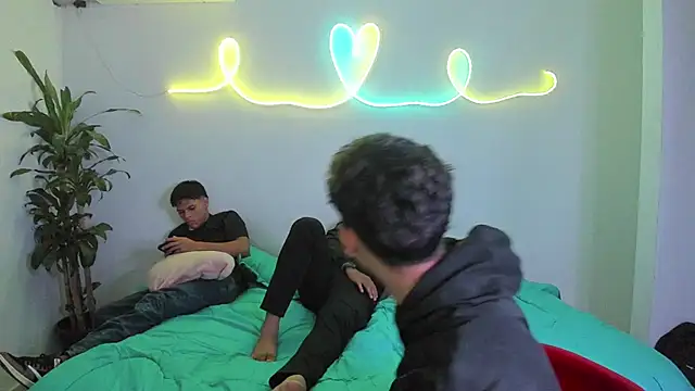 shark boy28 online show from 11/30/25, 04:27