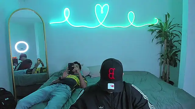 shark boy28 online show from 12/02/25, 12:05