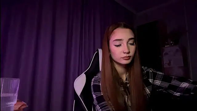 HollyPaw online show from 11/19/25, 07:36