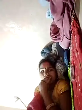 Snapshot of Seema_ji12 chatting on 12/16/25, 02:11 Seema ji12 online show from 12/16/25, 02:11