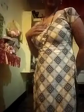 Snapshot of Roshni_11 chatting on 02/14/26, 05:43 Roshni 11 online show from 02/14/26, 05:43