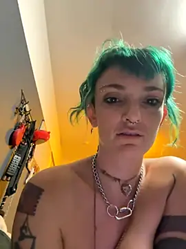 Snapshot of misslovesick chatting on 11/08/25, 12:38 misslovesick online show from 11/08/25, 12:38