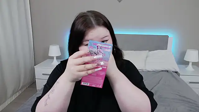 EvaNova  online show from 11/17/25, 04:29