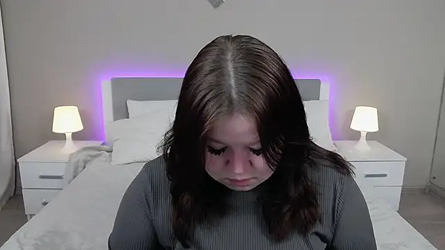 EvaNova  online show from 12/17/25, 04:18