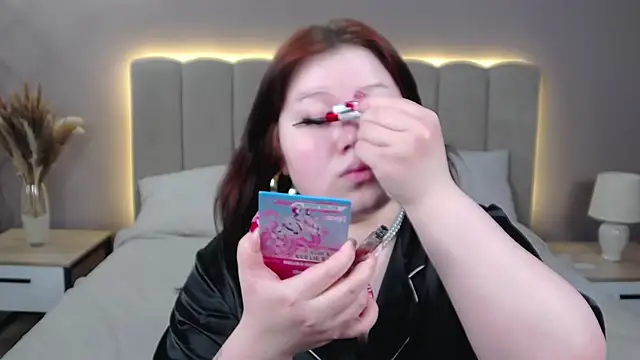 Snapshot of EvaNova_ chatting on 02/09/26, 10:30 EvaNova online show from 02/09/26, 10:30