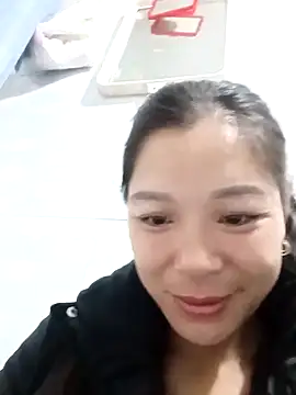 Snapshot of Lyla_john chatting on 12/19/25, 09:22 Lyla john online show from 12/19/25, 09:22