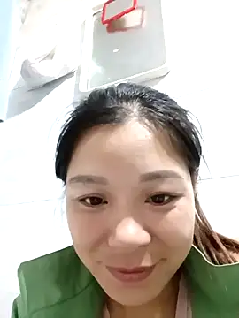 Snapshot of Lyla_john chatting on 12/21/25, 01:07 Lyla john online show from 12/21/25, 01:07