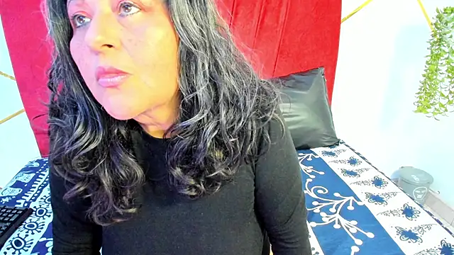 Victoriaa Anderson online show from 12/17/25, 09:21