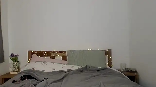 elizaluck online show from 11/29/25, 02:20