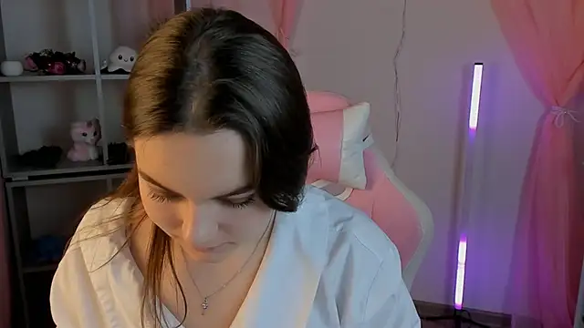 FrancescaCavaliere online show from 11/29/25, 09:12