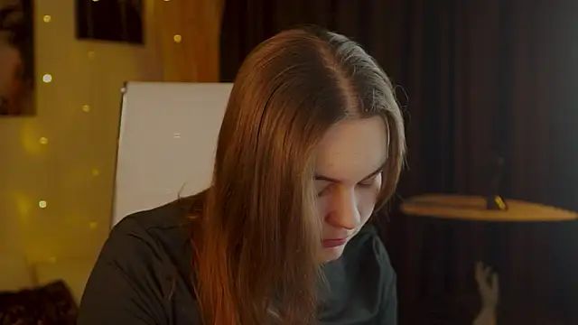 FrancescaCavaliere online show from 12/03/25, 09:18