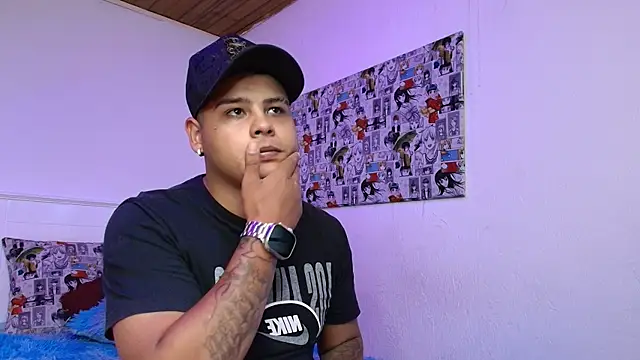 Snapshot of AxelGray_nom chatting on 11/10/25, 07:35 AxelGray nom online show from 11/10/25, 07:35