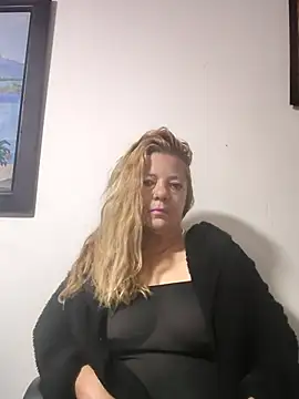 karlaanqui1 online show from 04/05/26, 11:29