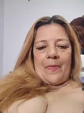 Snapshot of karlaanqui1 chatting on 05/31/26, 10:44 karlaanqui1 online show from 05/31/26, 10:44