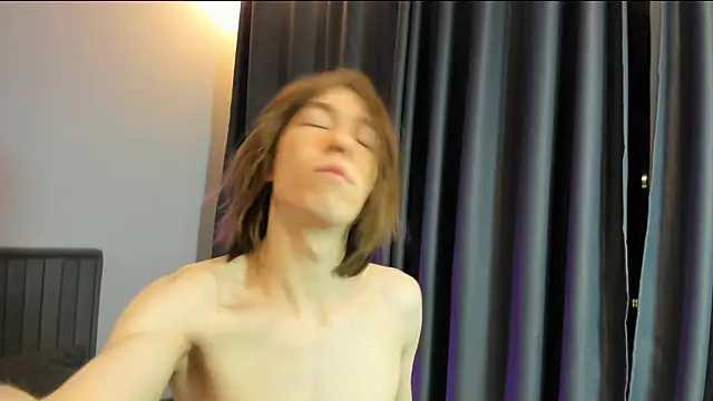 kr1sfemboy online show from 02/18/26, 04:14