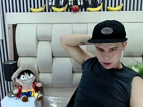 Liam York  online show from 11/21/25, 02:54