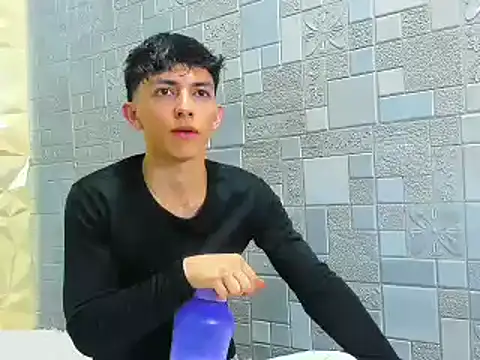 ElanGiraldo online show from 11/11/25, 10:32