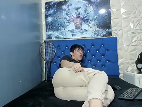 ElanGiraldo online show from 03/11/26, 01:55