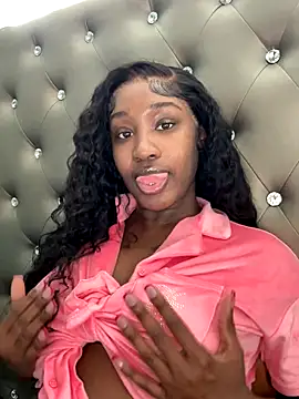 Snapshot of ToyaThick chatting on 11/12/25, 02:17 ToyaThick online show from 11/12/25, 02:17