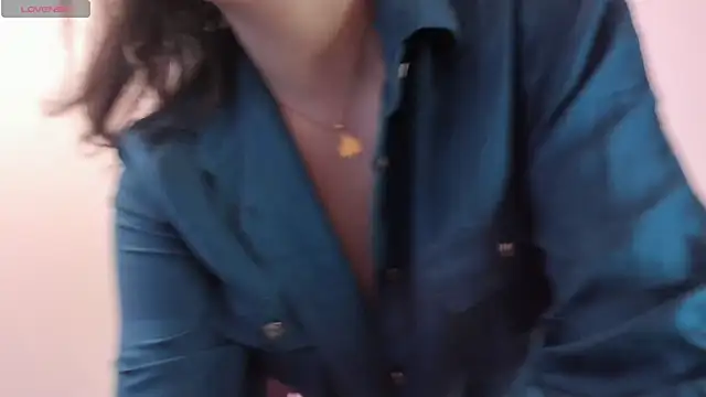 Snapshot of carolinegrayy chatting on 11/15/25, 11:29 carolinegrayy online show from 11/15/25, 11:29