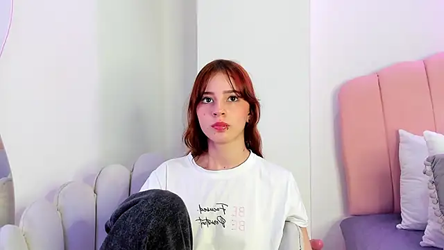 scarlett smith 3 online show from 11/24/25, 03:17