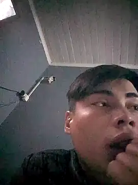 Snapshot of yoelparadodel69 chatting on 11/10/25, 04:33 yoelparadodel69 online show from 11/10/25, 04:33