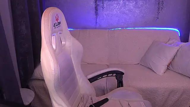 CarolinaaFoxyyy online show from 11/13/25, 03:55