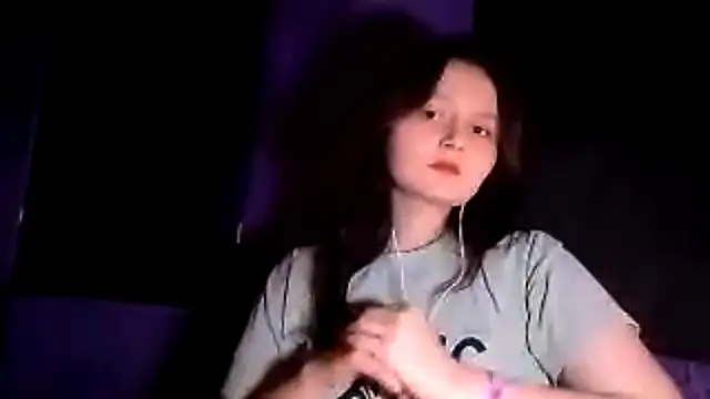 Snapshot of ClassicDroop chatting on 11/11/25, 02:06 ClassicDroop online show from 11/11/25, 02:06