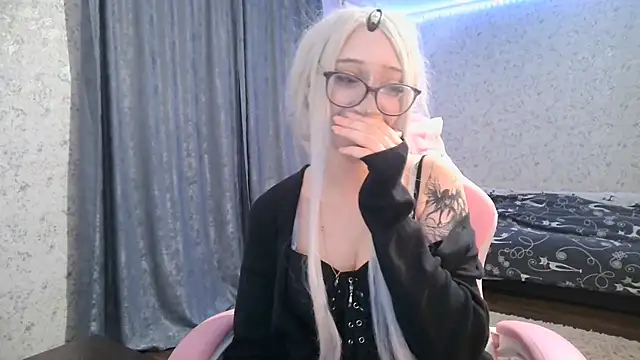 cupcakevice online show from 11/28/25, 05:15