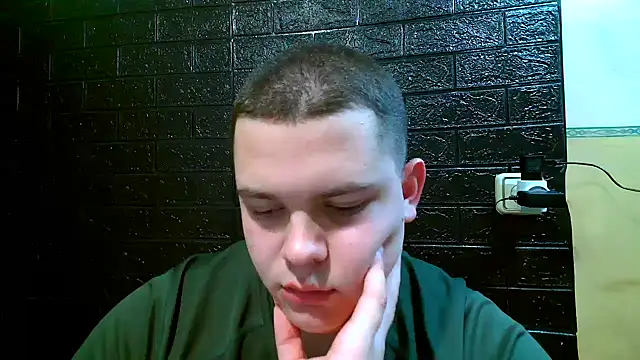 CuteButNaughty  online show from 11/27/25, 05:04