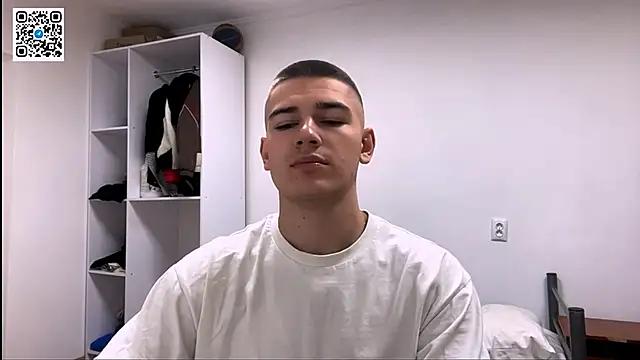 Snapshot of _BarePulse chatting on 02/13/26, 09:22 BarePulse online show from 02/13/26, 09:22