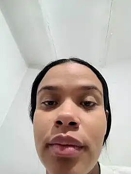 Snapshot of kyliecastell chatting on 12/04/25, 03:10 kyliecastell online show from 12/04/25, 03:10