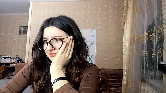 Snapshot of DonnieBooton chatting on 12/15/25, 01:15 DonnieBooton online show from 12/15/25, 01:15