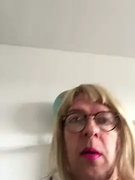 simone xdressing online show from 01/12/25, 10:12