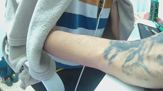 Calavera2001 online show from 12/18/25, 11:55