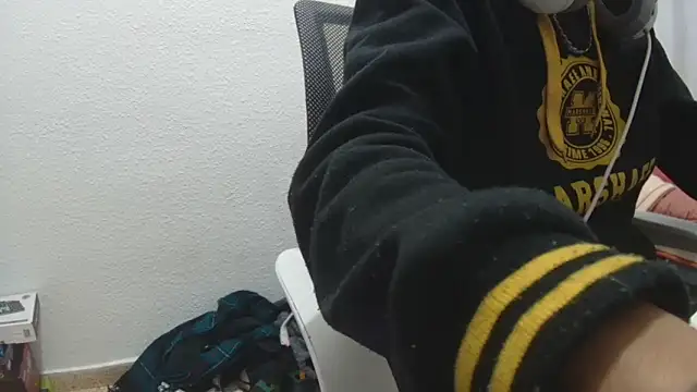 Calavera2001 online show from 12/21/25, 04:03