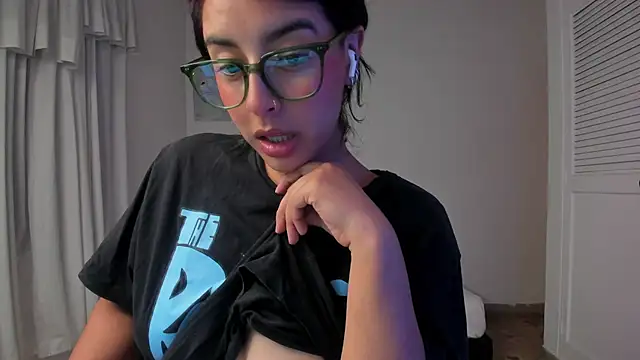 VictoriaAmelie online show from 11/26/25, 06:25