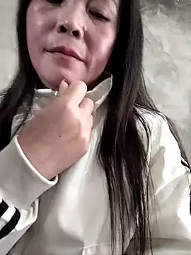 Feeling-hot online show from 02/18/26, 05:14