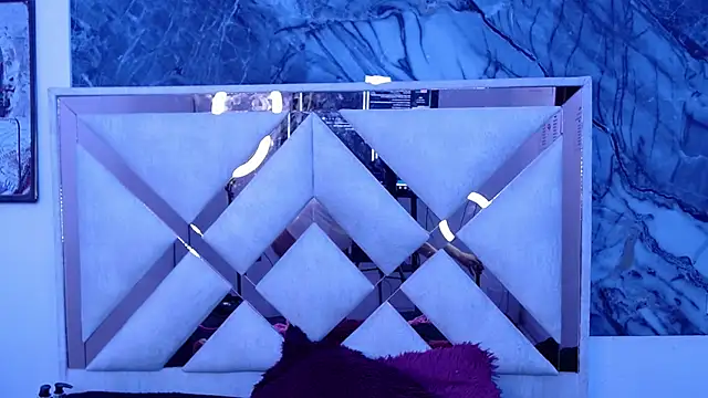 tael novacs online show from 12/02/25, 03:56