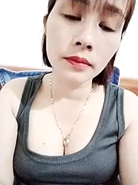 Snapshot of Swan-white123 chatting on 12/17/25, 03:40 Swan-white123 online show from 12/17/25, 03:40