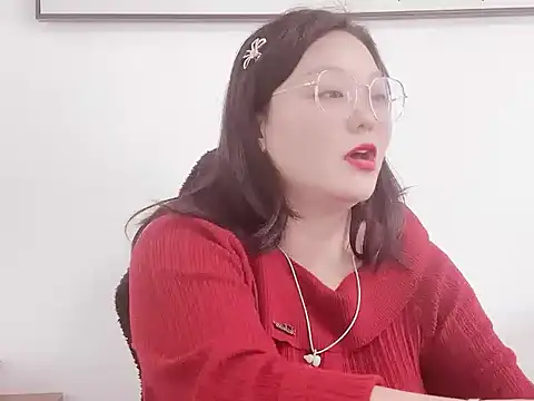 Snapshot of Lydia-Wei chatting on 11/14/25, 06:45 Lydia-Wei online show from 11/14/25, 06:45