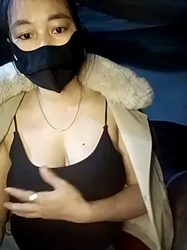 thuy-kieu online show from 12/02/25, 01:11