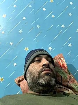 Snapshot of arjunforyou4 chatting on 12/16/25, 05:12 arjunforyou4 online show from 12/16/25, 05:12