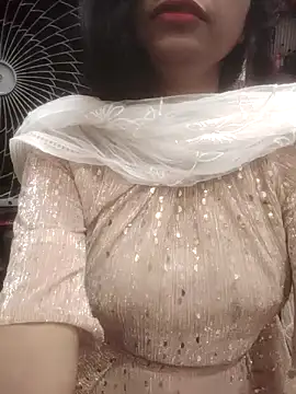 riyahot011 online show from 11/10/25, 11:09