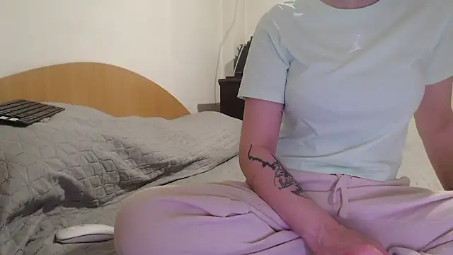 Snapshot of MissyDior8 chatting on 02/14/26, 12:46 MissyDior8 online show from 02/14/26, 12:46