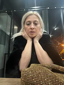 HOTLadyluna online show from 03/08/26, 02:04