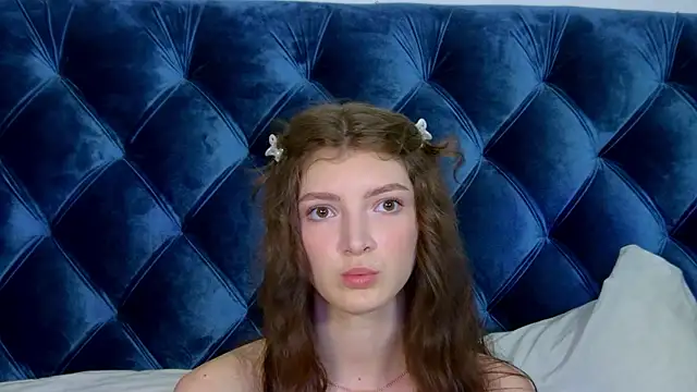 Snapshot of SophiaProve chatting on 07/19/26, 04:54 SophiaProve online show from 07/19/26, 04:54
