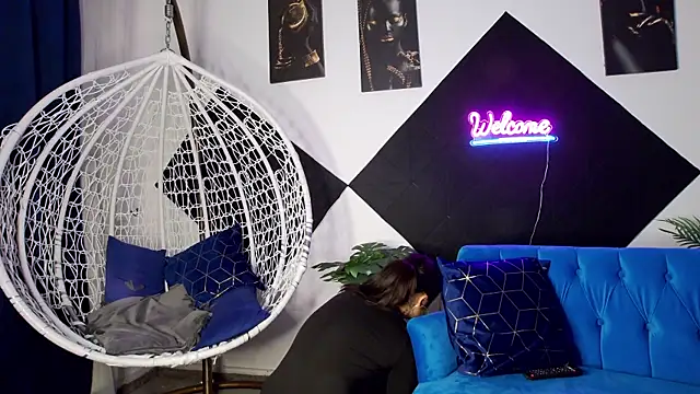 EvvaLovvia online show from 01/08/26, 05:10