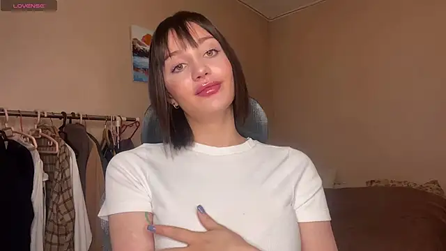 Snapshot of AlexaPawn chatting on 11/29/25, 09:29 AlexaPawn online show from 11/29/25, 09:29